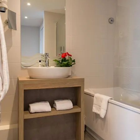 Western Les Aureliades Saint Nazaire Hotel