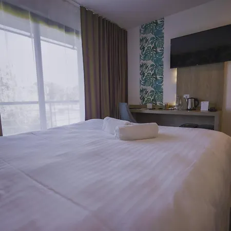 Western Les Aureliades Saint Nazaire Hotel Trignac