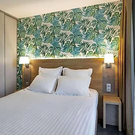 Western Les Aureliades Saint Nazaire Отель 3*
