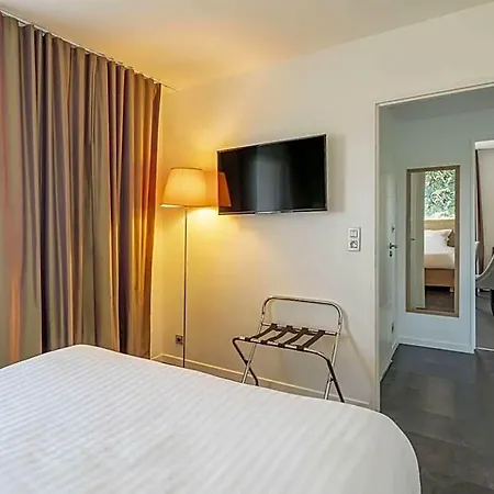 Western Les Aureliades Saint Nazaire Отель Триньяк