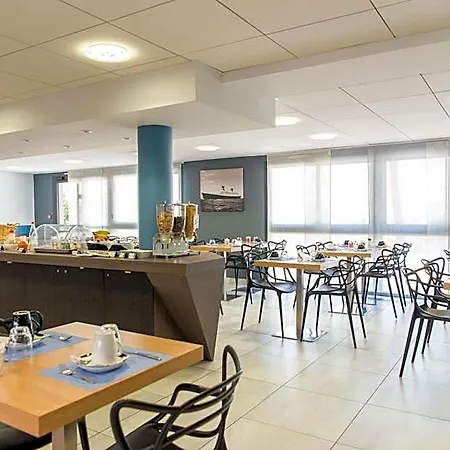 Western Les Aureliades Saint Nazaire Отель Триньяк
