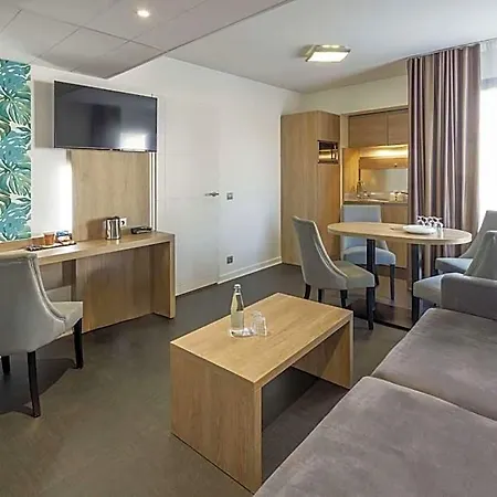 Western Les Aureliades Saint Nazaire Триньяк
