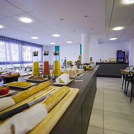 Western Les Aureliades Saint Nazaire 3* Триньяк