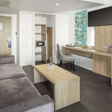 Western Les Aureliades Saint Nazaire Отель
