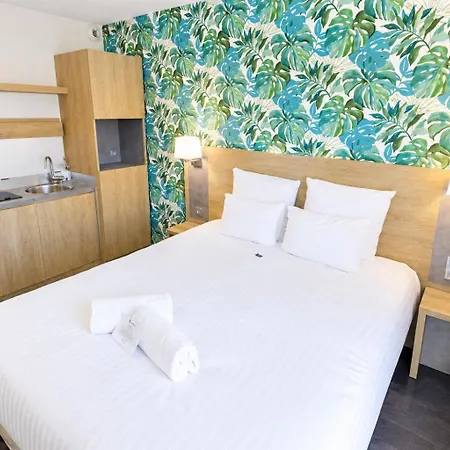 Western Les Aureliades Saint Nazaire