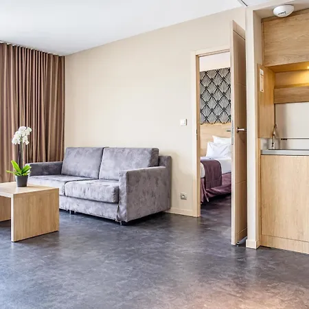 Western Les Aureliades Saint Nazaire Hotell 3*